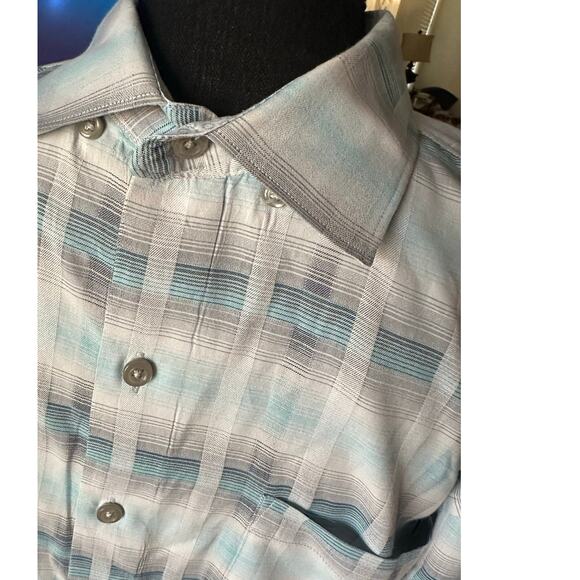 Tommy Bahama Men’s Blue Gray Plaid Lightweight Button Up Shirt - Picture 3 of 9